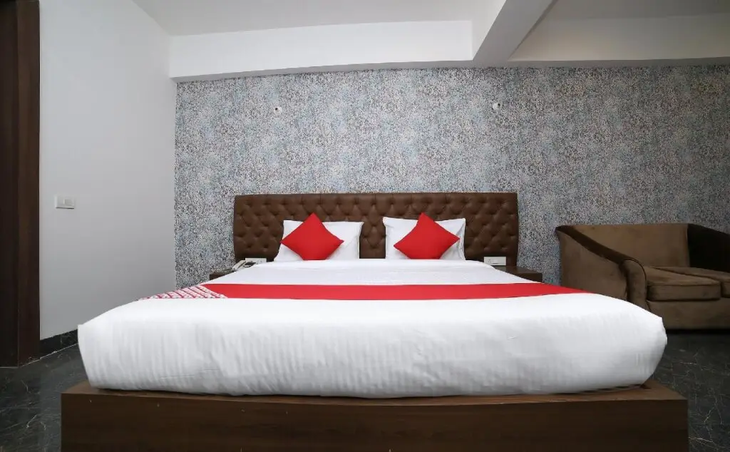 Нью-Дели: Hotel Pine By OYO Rooms