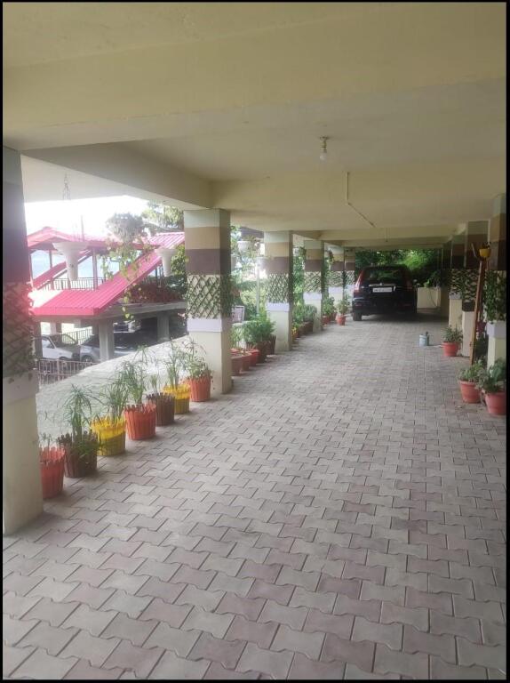 Шимла: Uphill Courtyard