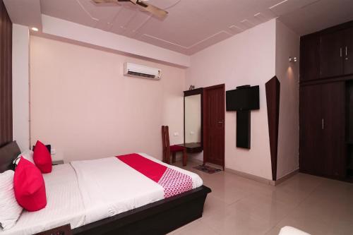 Мератх: Hotel Days Inn