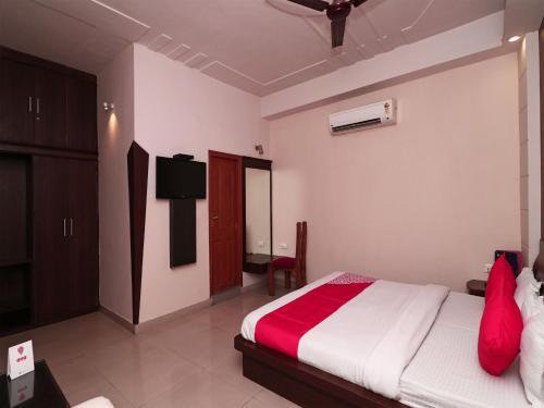 Мератх: Hotel Days Inn
