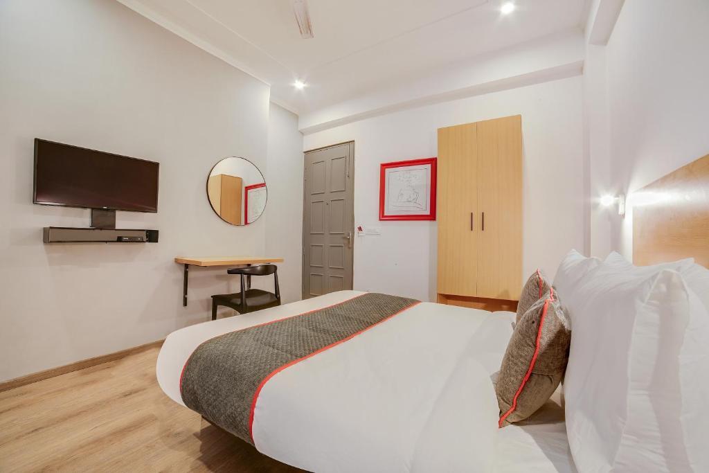 Гуруграм: Oyo Townhouse 222 Sec 52, Gurgaon