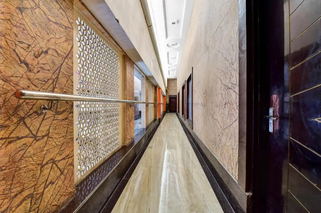Джайпур: Capital O 81688 Hotel Rawat