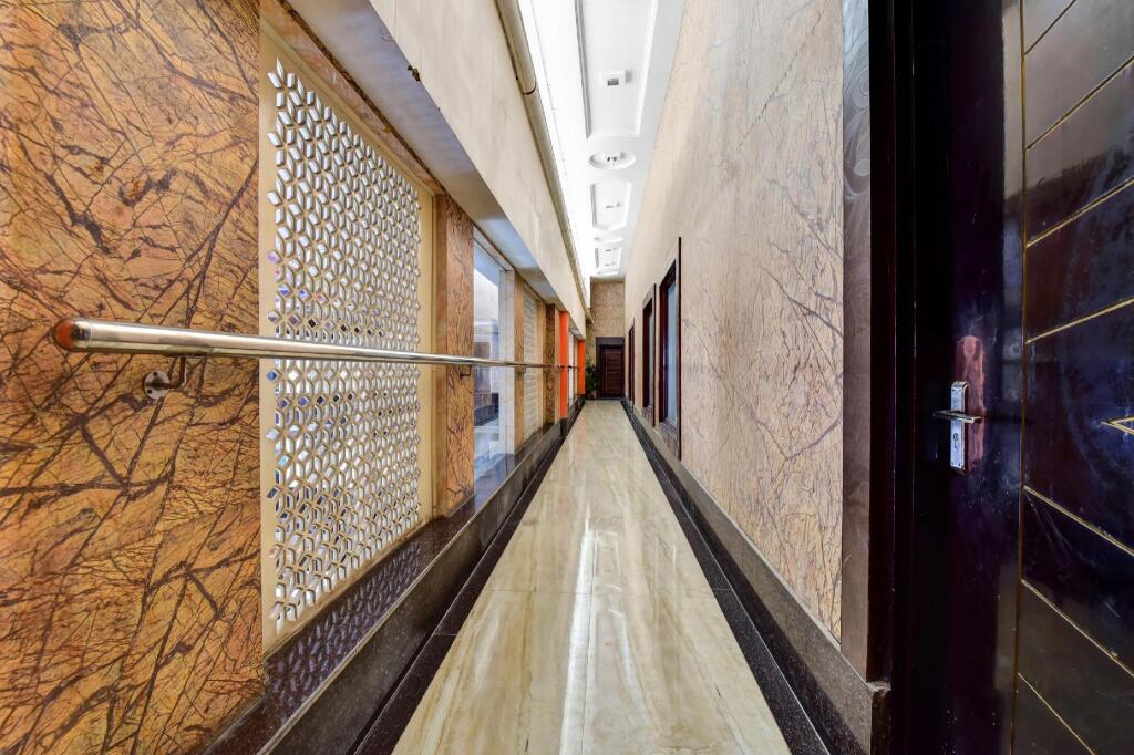 Джайпур: Capital O 81688 Hotel Rawat