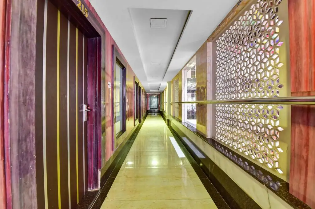 Джайпур: Capital O 81688 Hotel Rawat