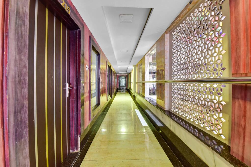Джайпур: Capital O 81688 Hotel Rawat