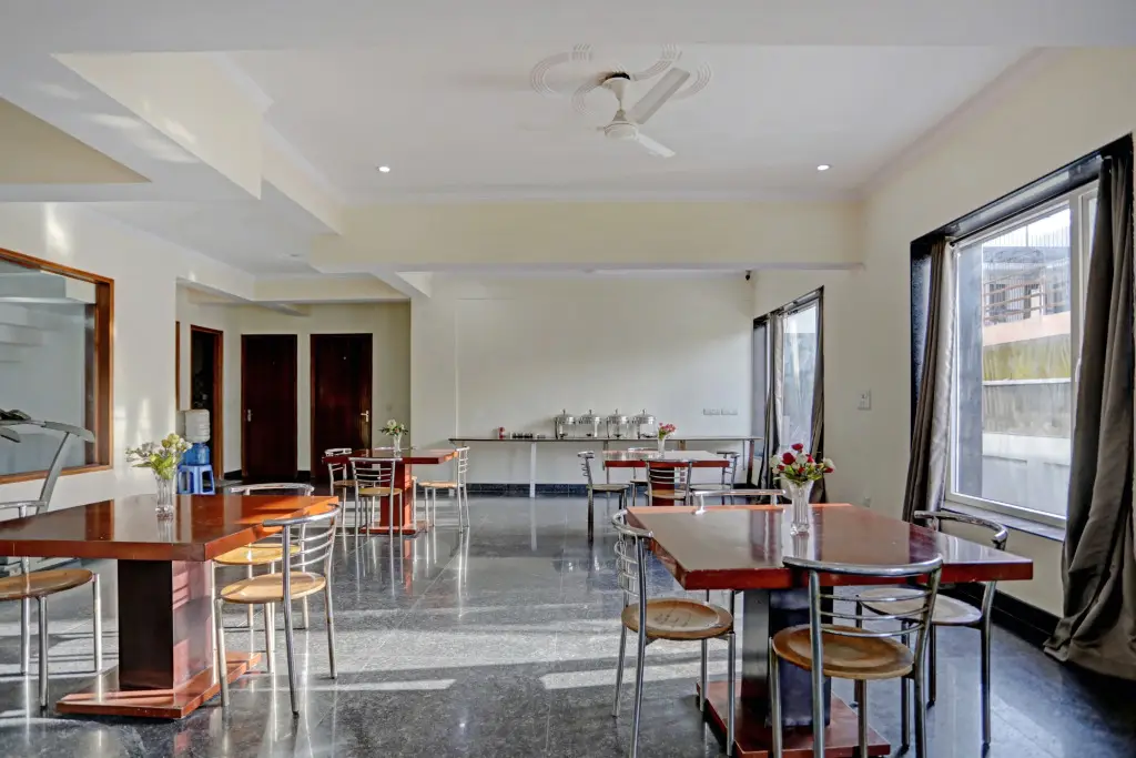 Нойда: OYO Townhouse 79643 Oyo Townhouse Hotel Merriment Near ISKCON Temple Noida