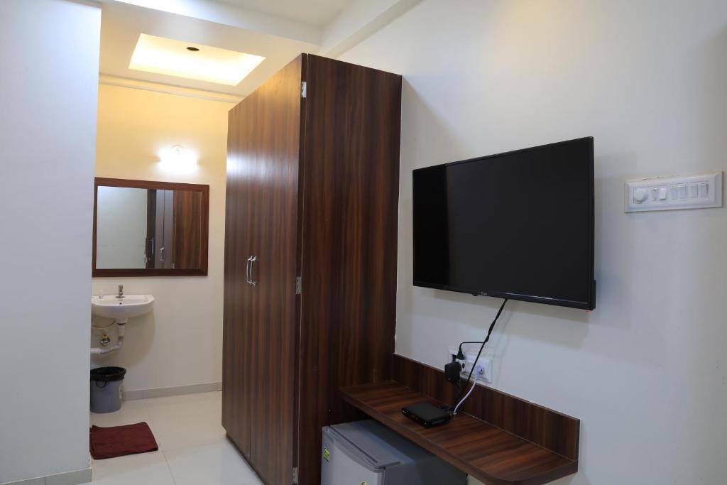 Пуна: StayBird - Nest, A Premium Residences