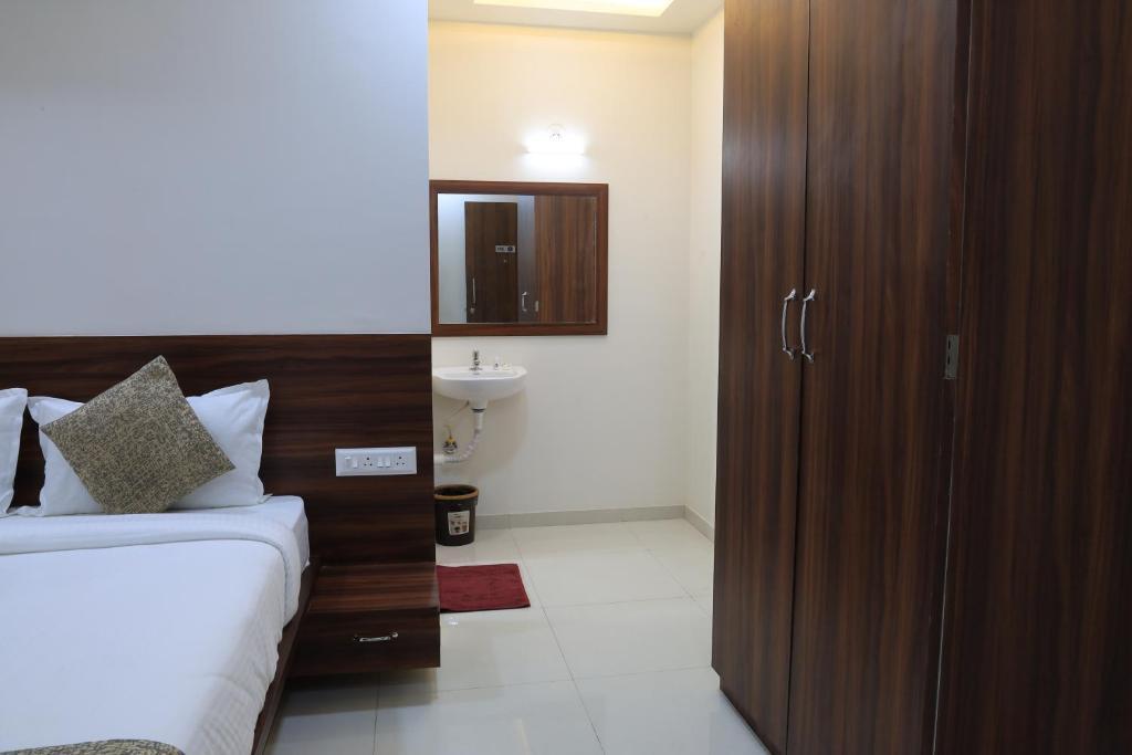 Пуна: StayBird - Nest, A Premium Residences