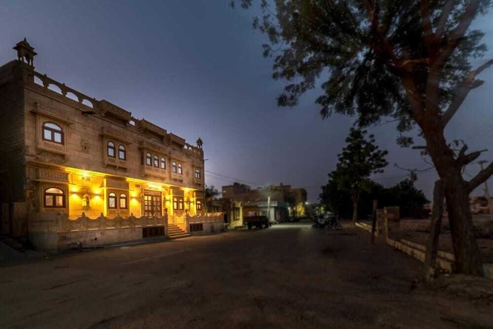 Hotel Jaisalmer Haveli — фото 1