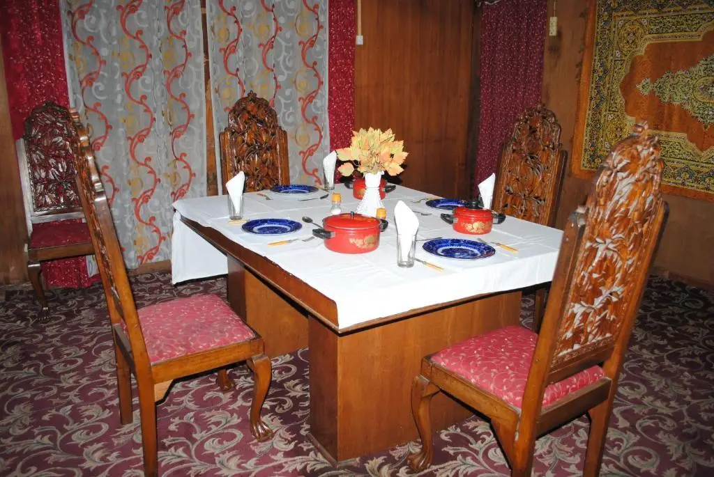Шринагар: Dulce domum group of house boats
