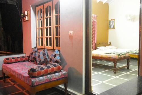 Гокарна: Hotel Om Star Beach Cottage