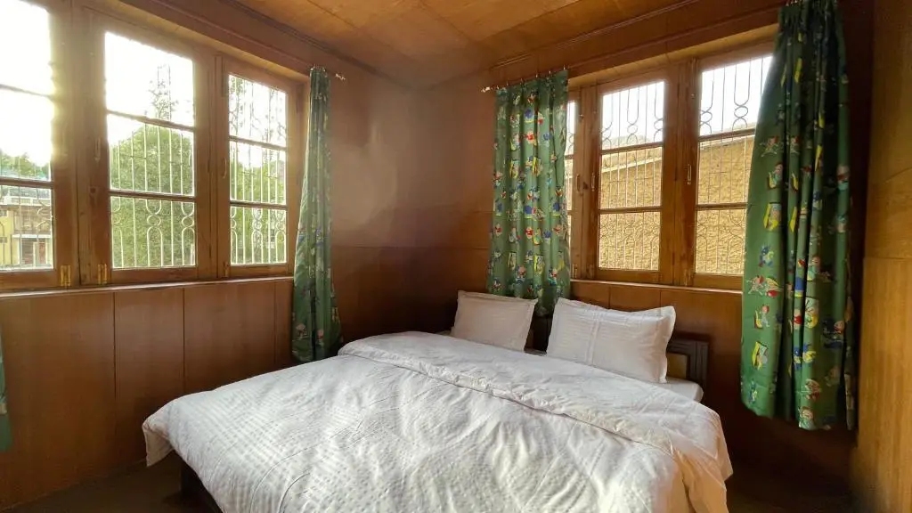 Лех: The Willow House