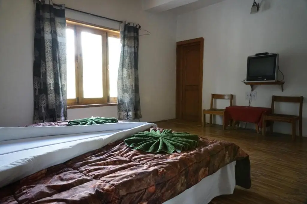 Лех: Noble House