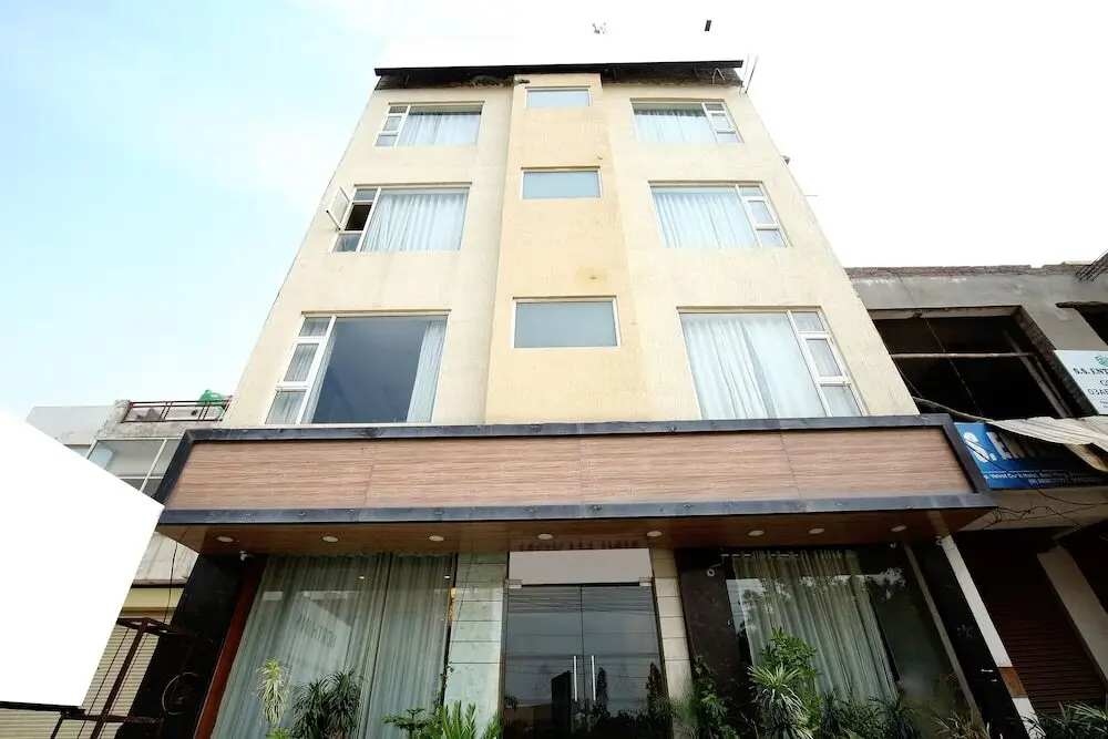 Hotel North Inn by OYO Rooms — фото 1