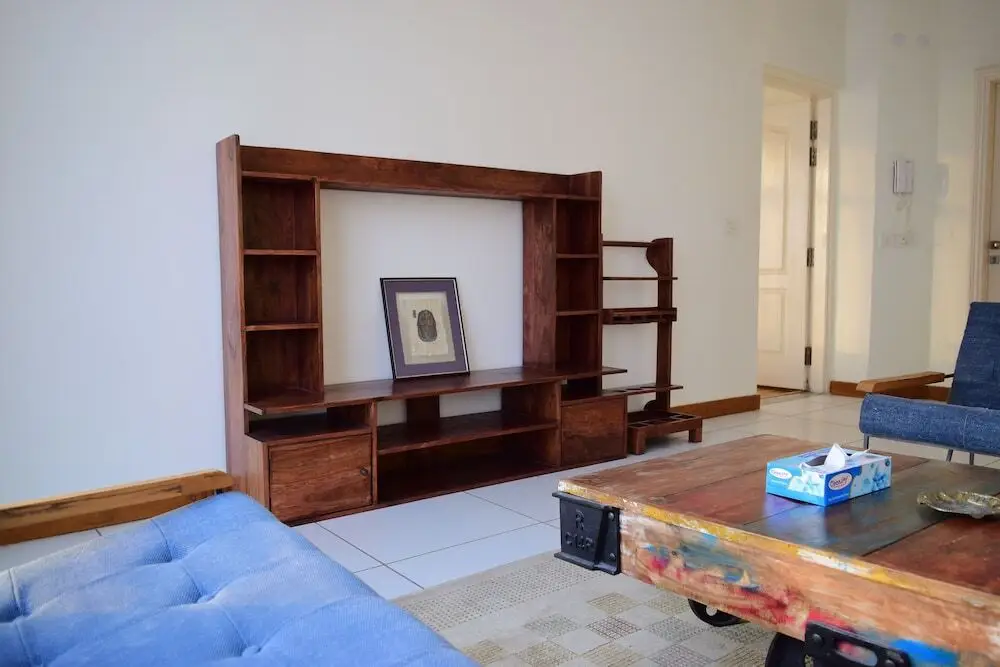 Большая Нойда: Spacious Condo Apartment in Greater Noida