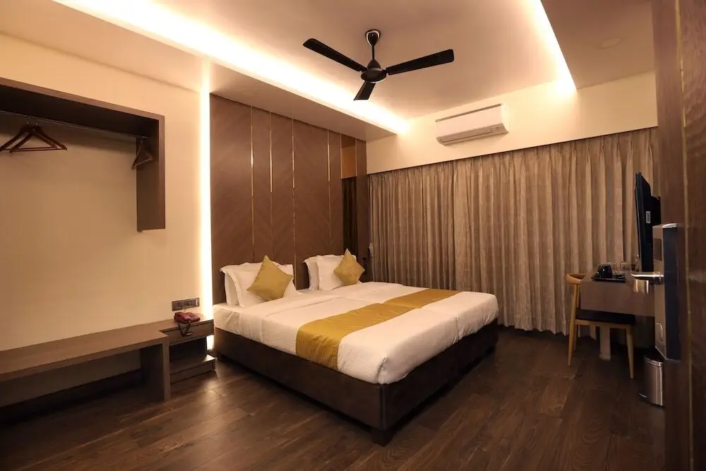 Мумбаи: Hotel Surya Prakash