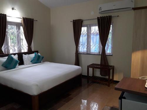 Кандолим: Rudraksha Holiday Homes