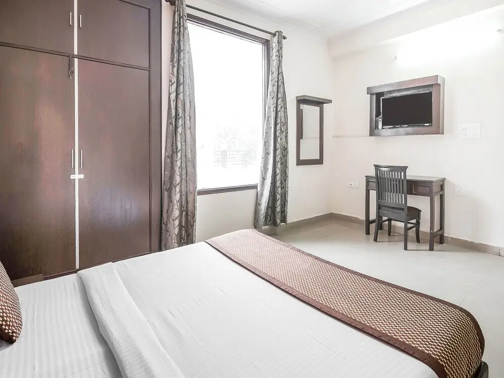 Нойда: OYO 15929 Comfort Residency