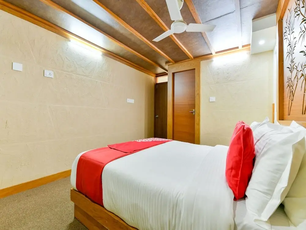 Аллеппи: OYO 16838 Big B Houseboat 10 BHK