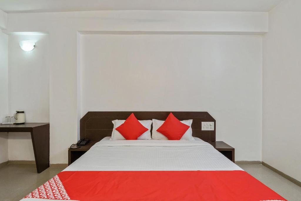 Аурангабад: OYO 24115 Flagship Hotel Rajwada