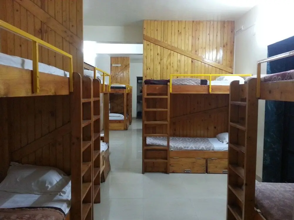 Лонавала: OYO 13328 Rainwood Residency