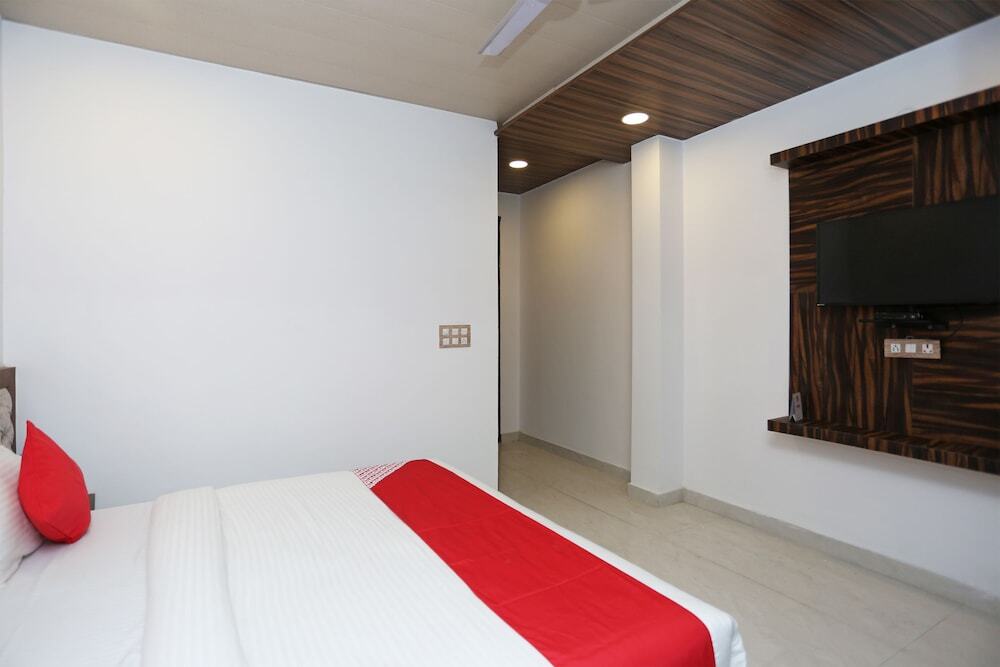 Дехрадун: OYO 15566 Hotel Rosewood Inn
