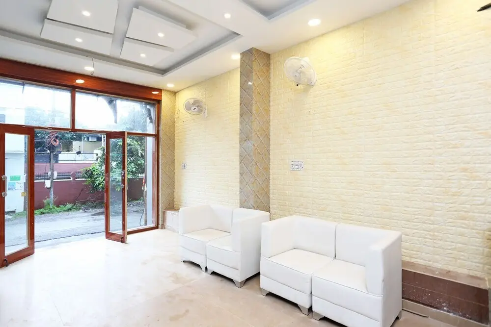 Дехрадун: OYO 15566 Hotel Rosewood Inn