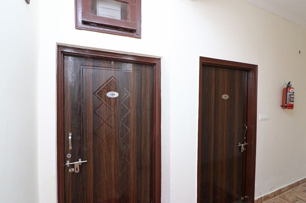 Дехрадун: OYO 22359 Hotel Raj Palace