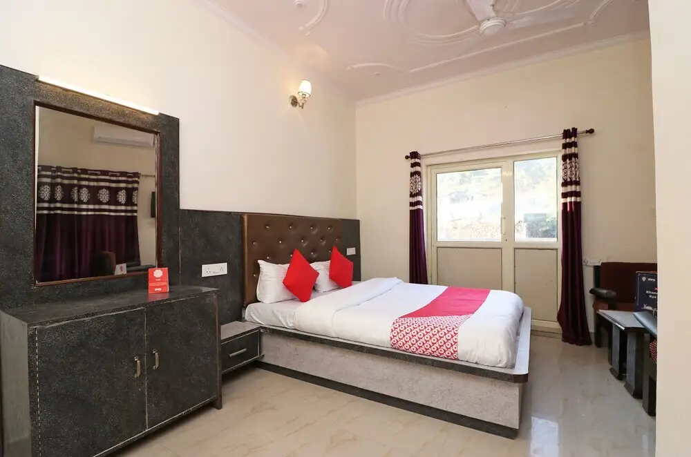 Дехрадун: OYO 22359 Hotel Raj Palace