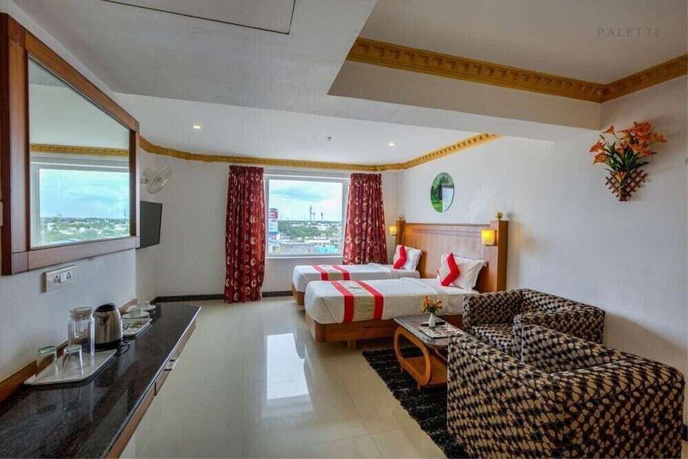 Маниячи: KA Hotels
