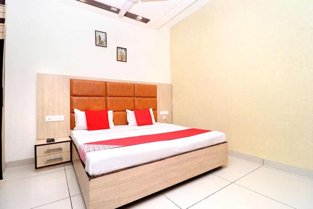 Амбала: Hotel Batra