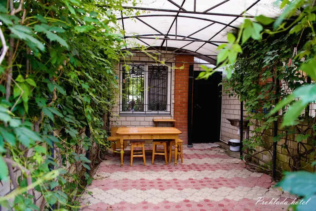 Коктебель: Гостевой Дом Prohlada Green