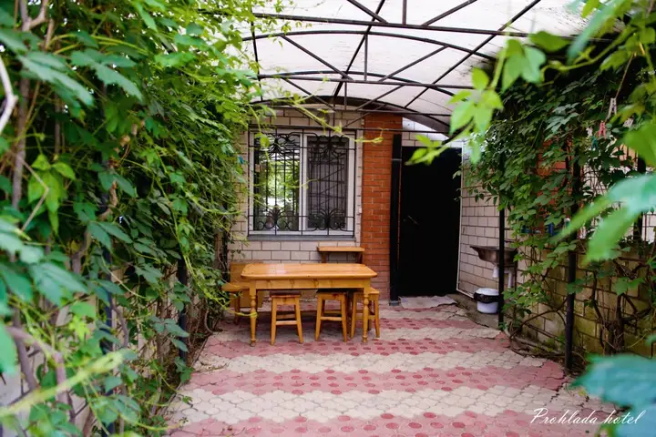 Коктебель: Гостевой Дом Prohlada Green