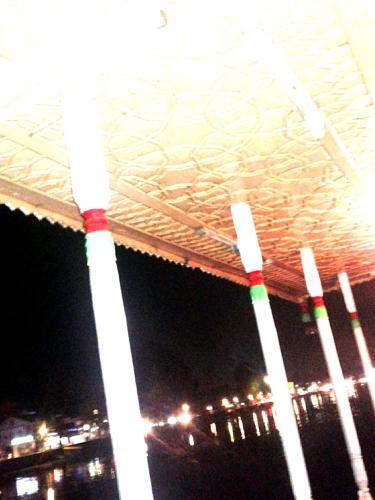 Шринагар: S Group Of Houseboat