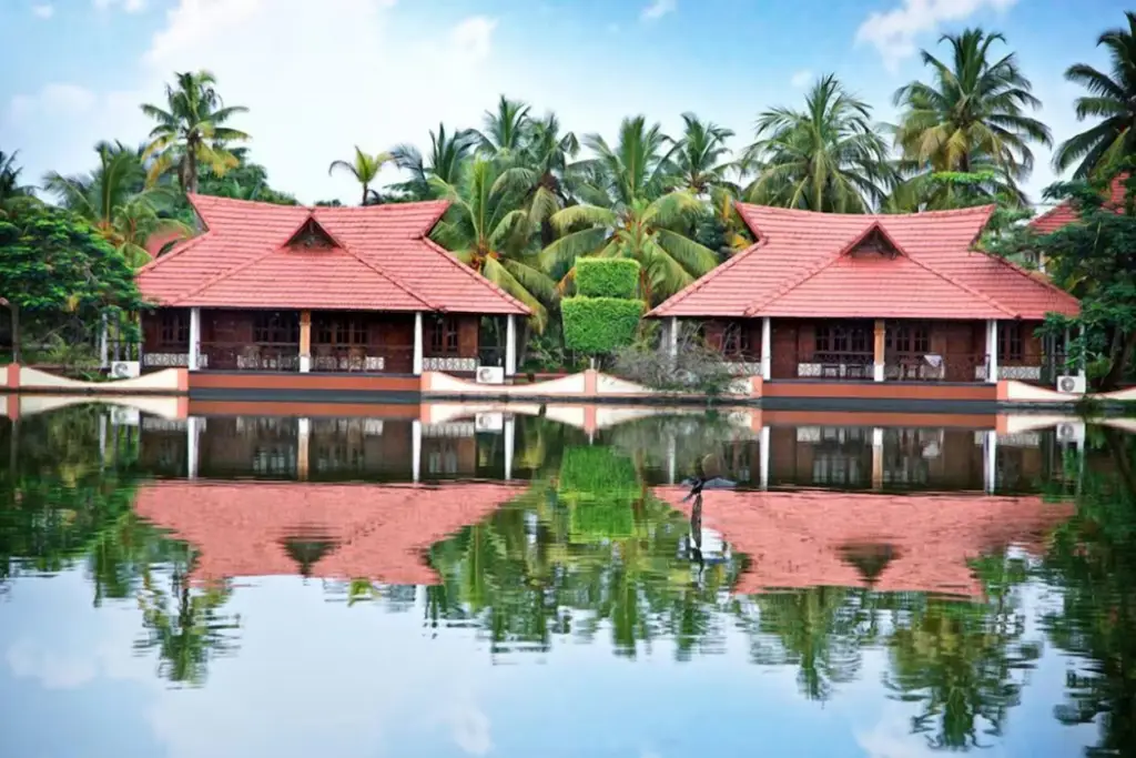 Sterling Houseboats Lake Palace Alleppey — фото 1
