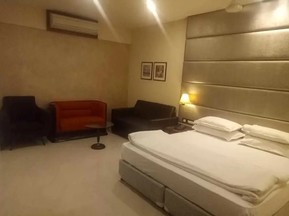 Мумбаи: Hotel Hr Residency