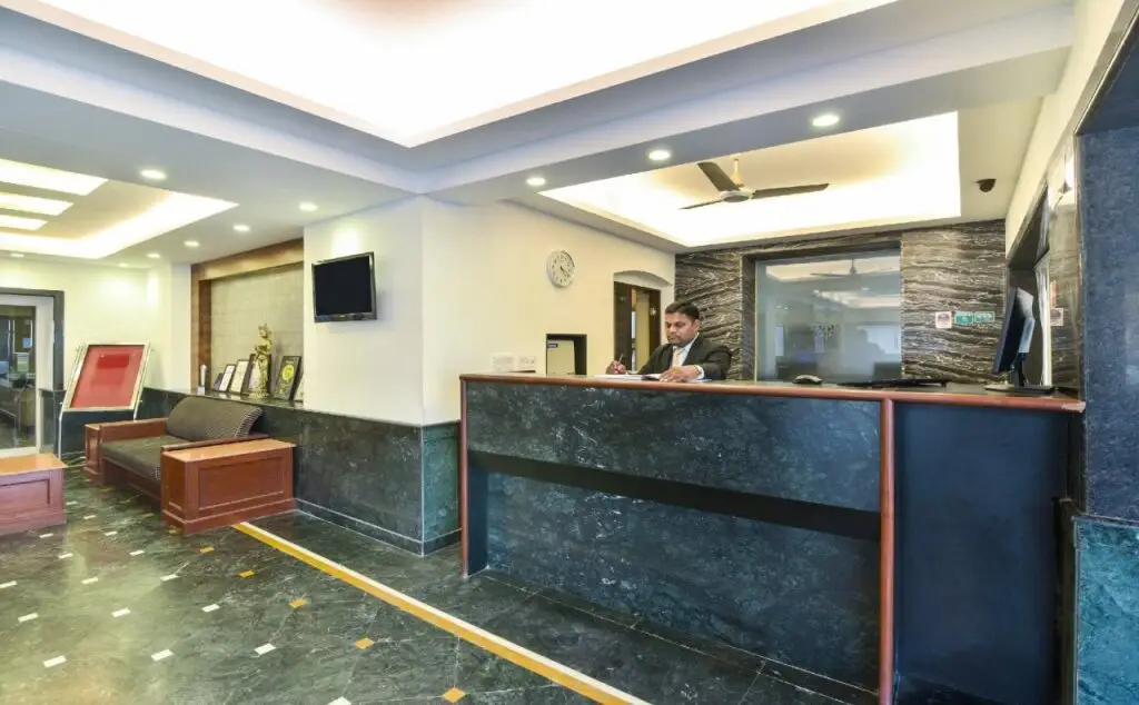 Grand Hotel by OYO Rooms — фото 1