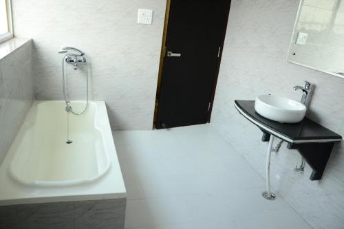 Джайпур: Hotel Om Palace Ajmer Road