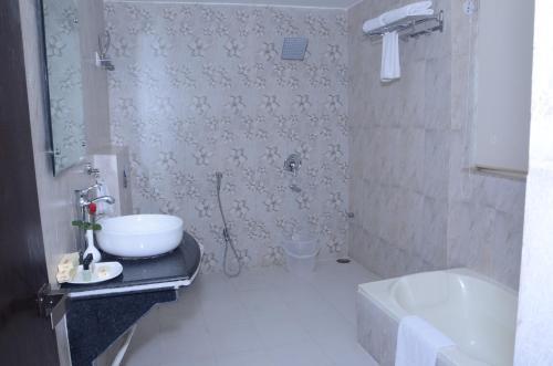 Джайпур: Hotel Om Palace Ajmer Road