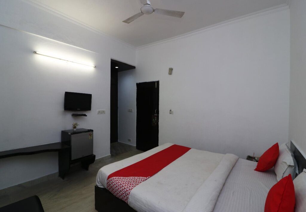Агра: Hotel The Taj by OYO Rooms