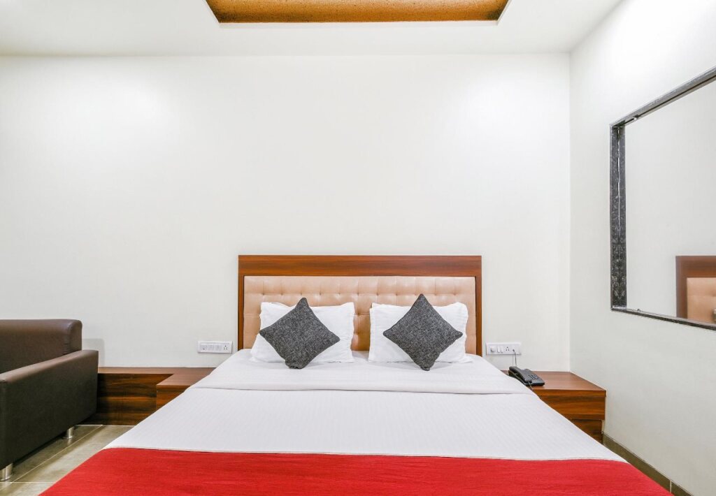 Аурангабад: Hotel Global Inn by OYO Rooms