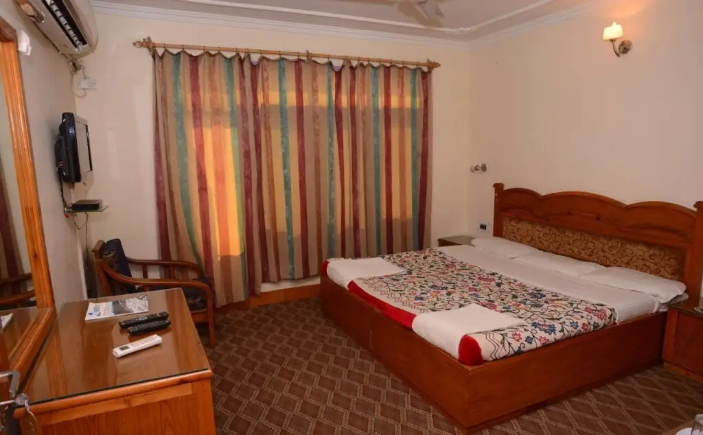 Шринагар: Hotel Centre Point