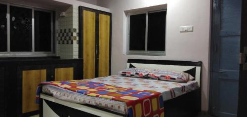 Киим: Mhatre's Guest House