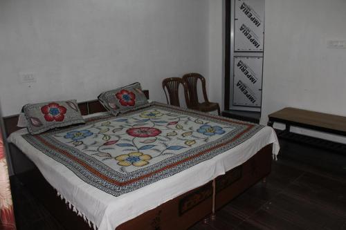 Бир: Mohinder & Mohindra Home Stay