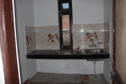 Бир: Mohinder & Mohindra Home Stay