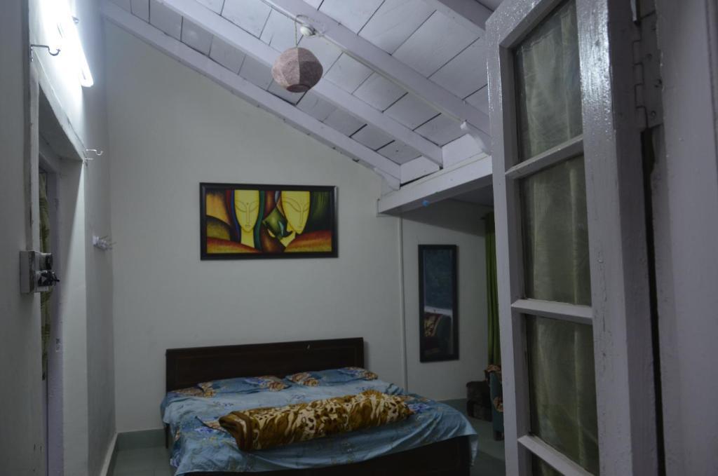 Чамба: Dingle House