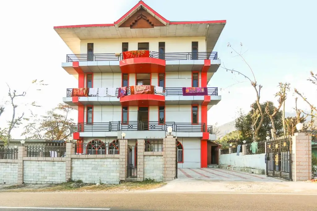 Кангра: FabHotel The Aryan