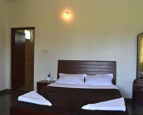 Ути: Jungle Inn Resorts