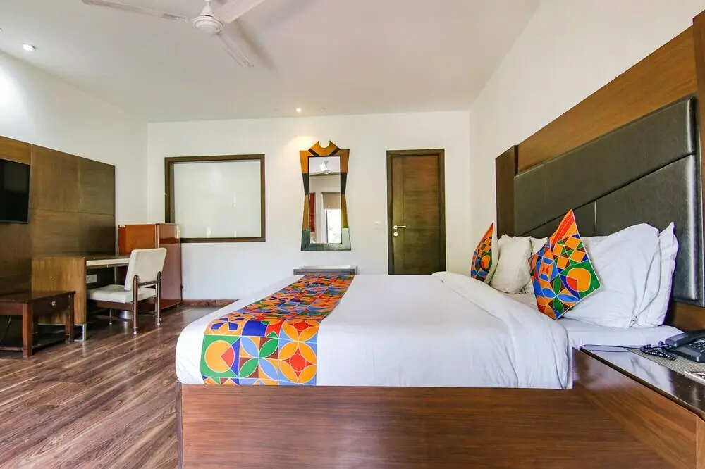 Наинитал: Fabescape Paradise Ville Resort