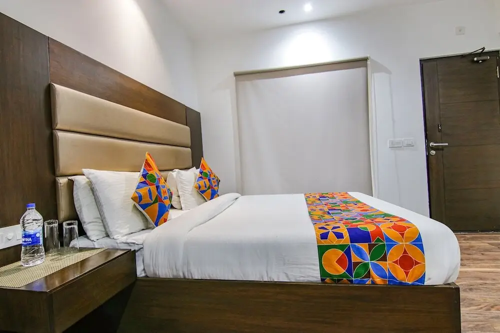 Наинитал: Fabescape Paradise Ville Resort